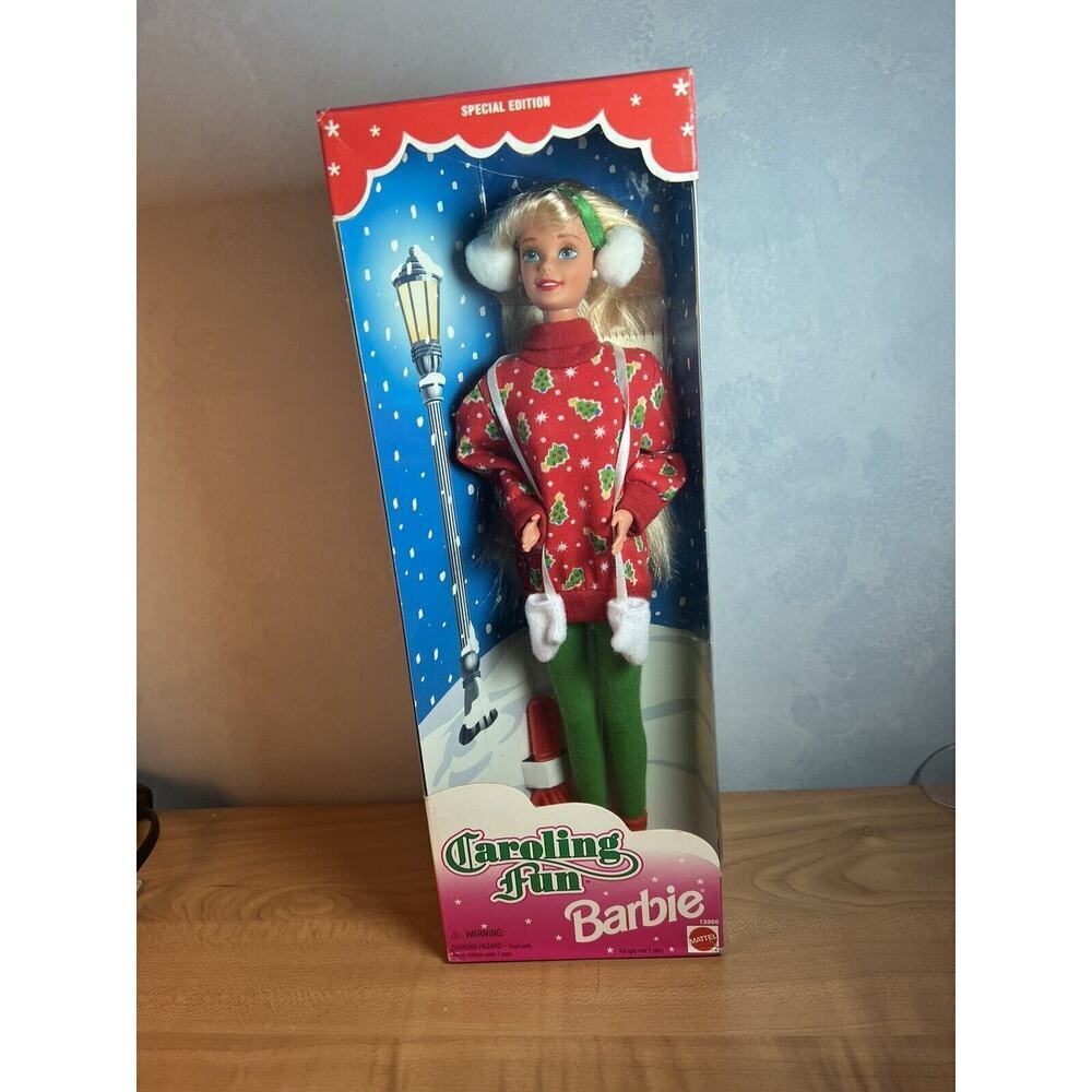 Mattel 1995 Caroling Fun Barbie Doll Special Edition 13966